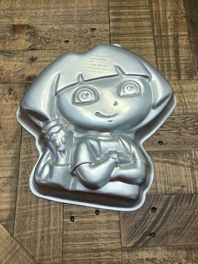 Wilton Dora the Explorer Aluminum Cake Pan